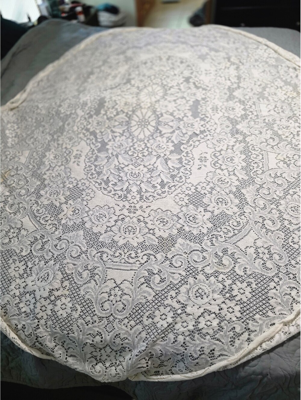 White Floral Lace Oval Tablecloth 60x84 Scalloped Edge Discoloration